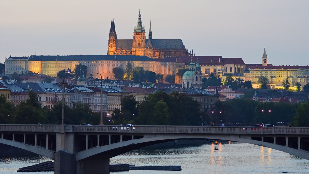 Jak příští prezident ovlivní českou ekonomiku?
Zeman vytloukl nástupci trumfy